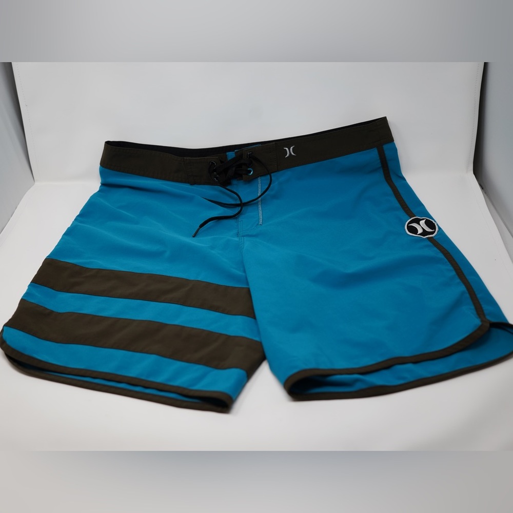 Hurley Phantom Men’s Board shorts; Size 36